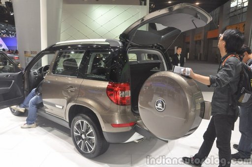 2014-Skoda-Yeti-L-with-boot-mounted-spare-wheel-boot-open-1024x680.jpeg